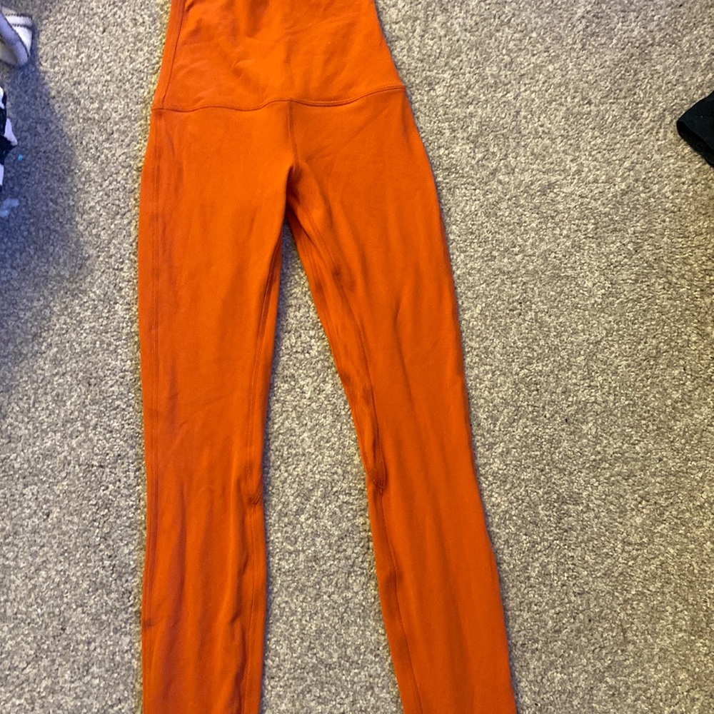 Lululemon wonder under